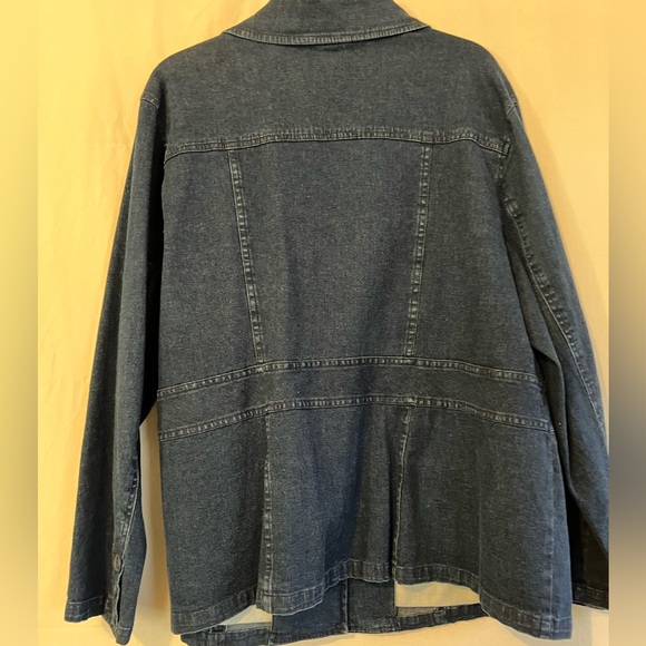 Faded Glory Ladies Jean Jacket, size 22W/24W, Claddaugh Embroidered on Chest - Picture 4 of 4